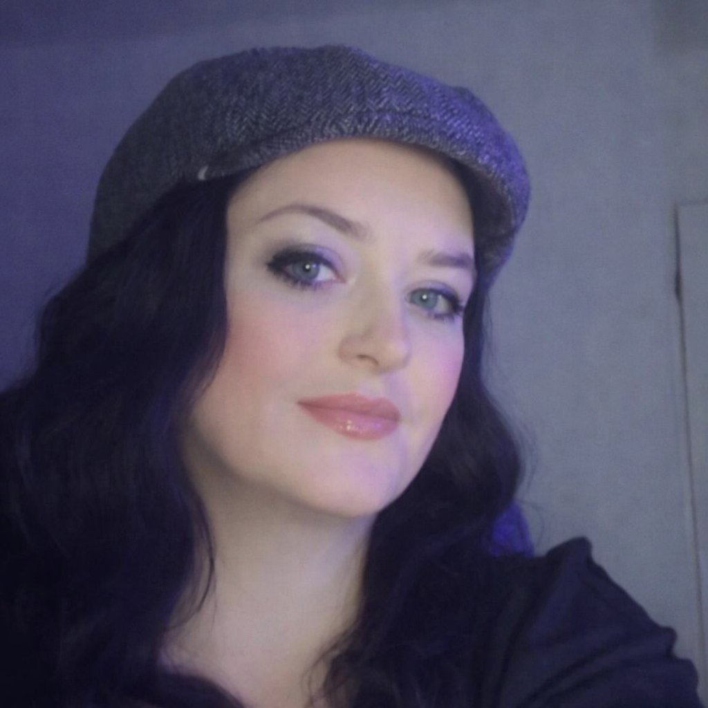 Medium Samantha